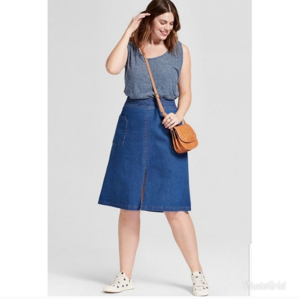 Universal Thread Blue Denim A-Line Midi Skirt Size 8